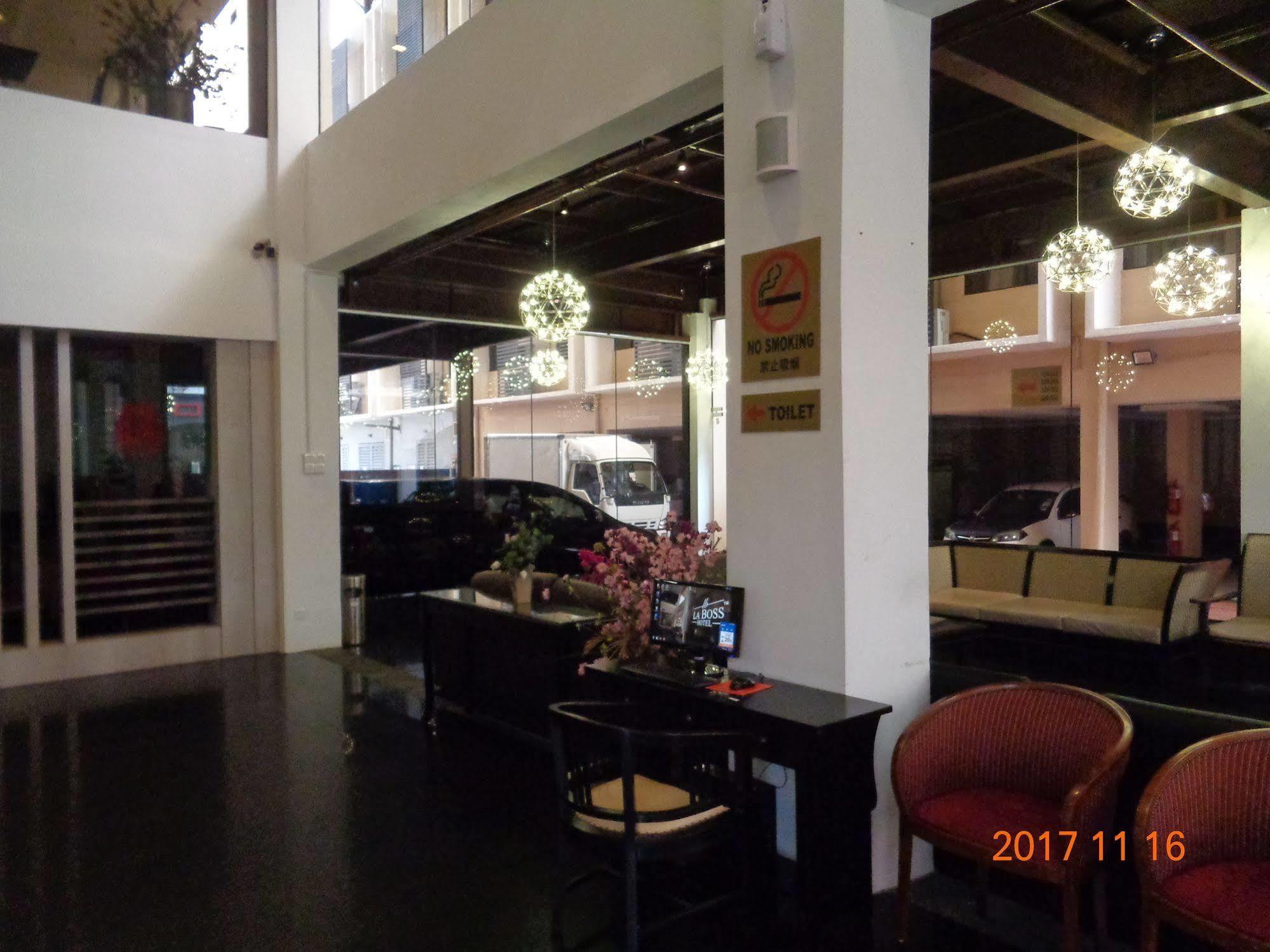 La Boss Hotel Malacca Buitenkant foto