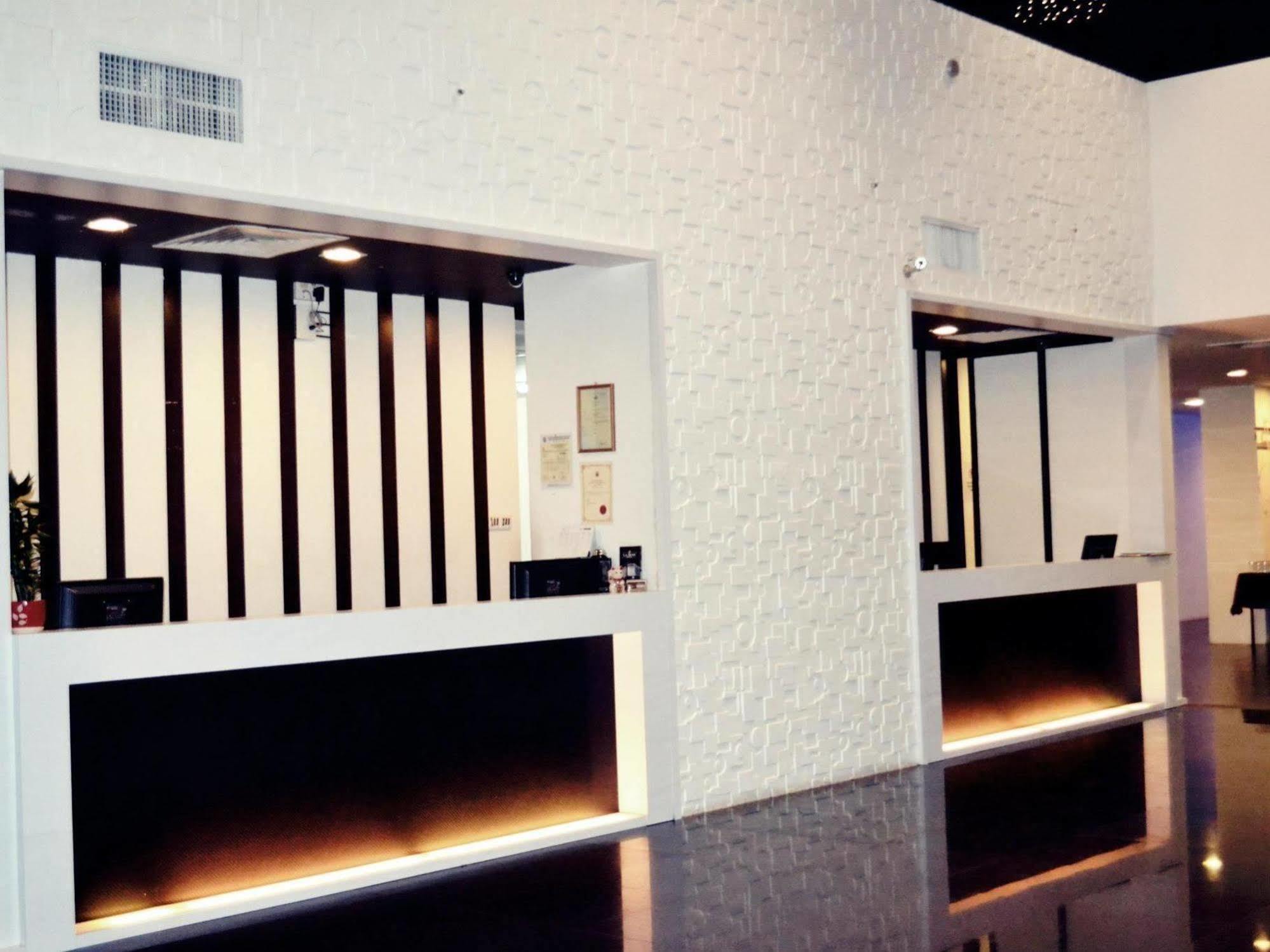 La Boss Hotel Malacca Buitenkant foto