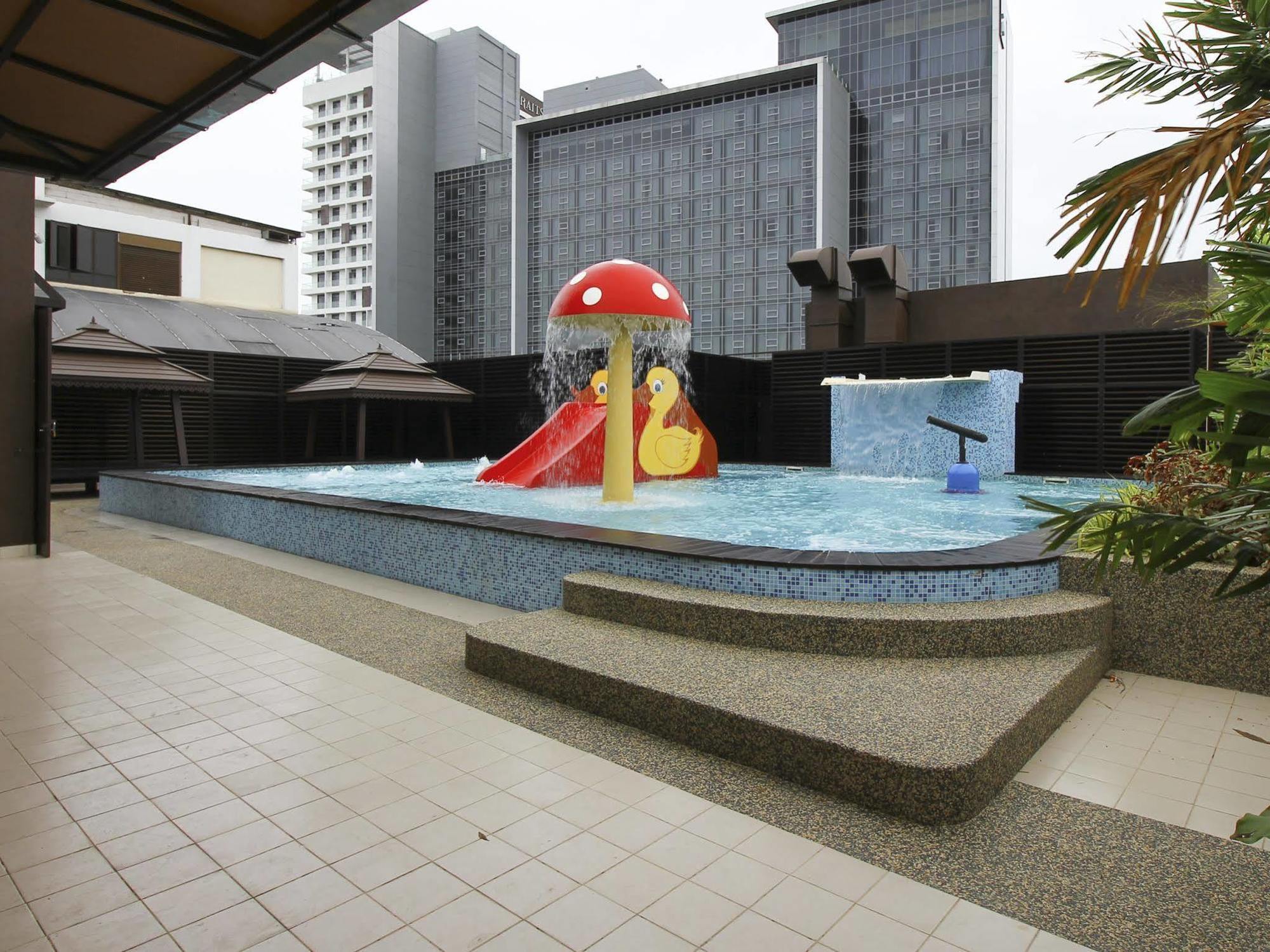 La Boss Hotel Malacca Buitenkant foto