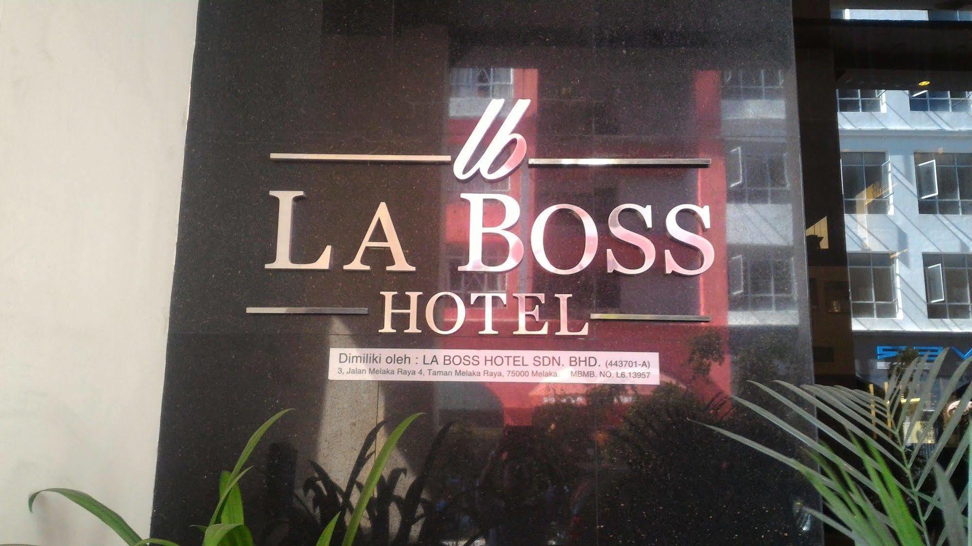 La Boss Hotel Malacca Buitenkant foto